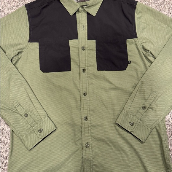 Mountain Hard Wear Shirt - Picture 2 of 6